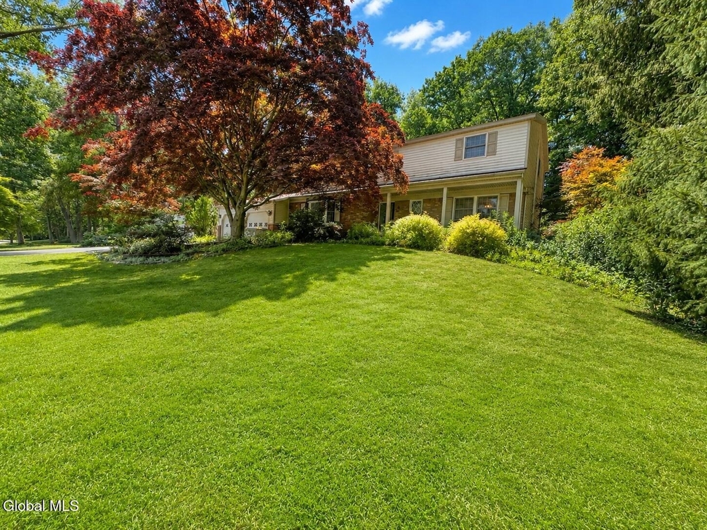11 Hearthside Drive - Photo 1