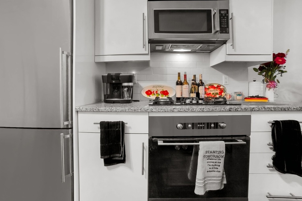 317 E 73rd Street - Photo 7