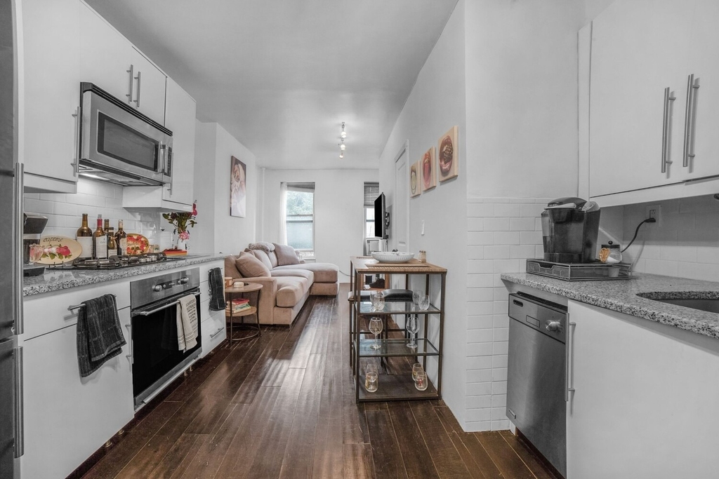 317 E 73rd Street - Photo 6