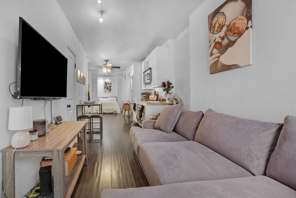 317 E 73rd Street - Photo 0