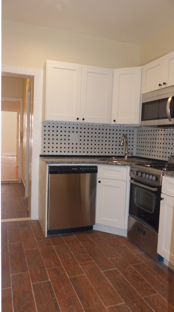 330 E 76th Street - Photo 7