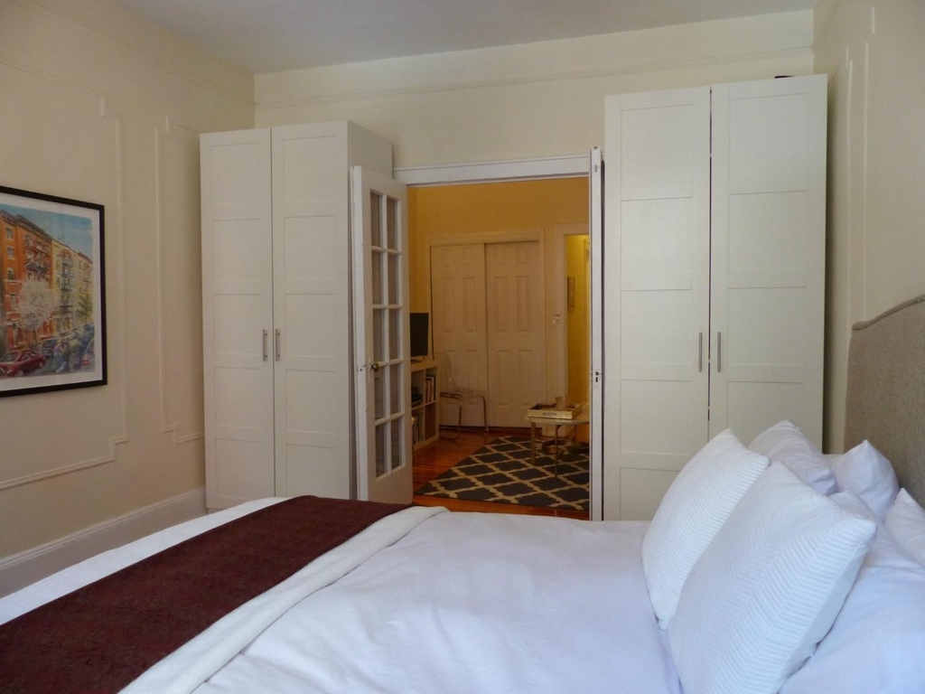 330 E 76th Street - Photo 3