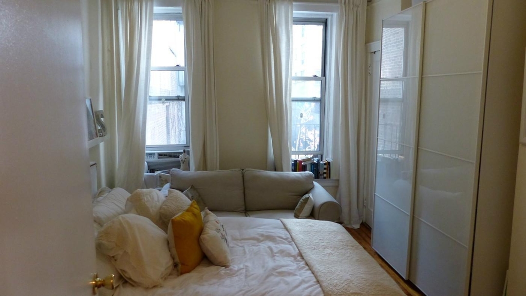 330 E 76th Street - Photo 5
