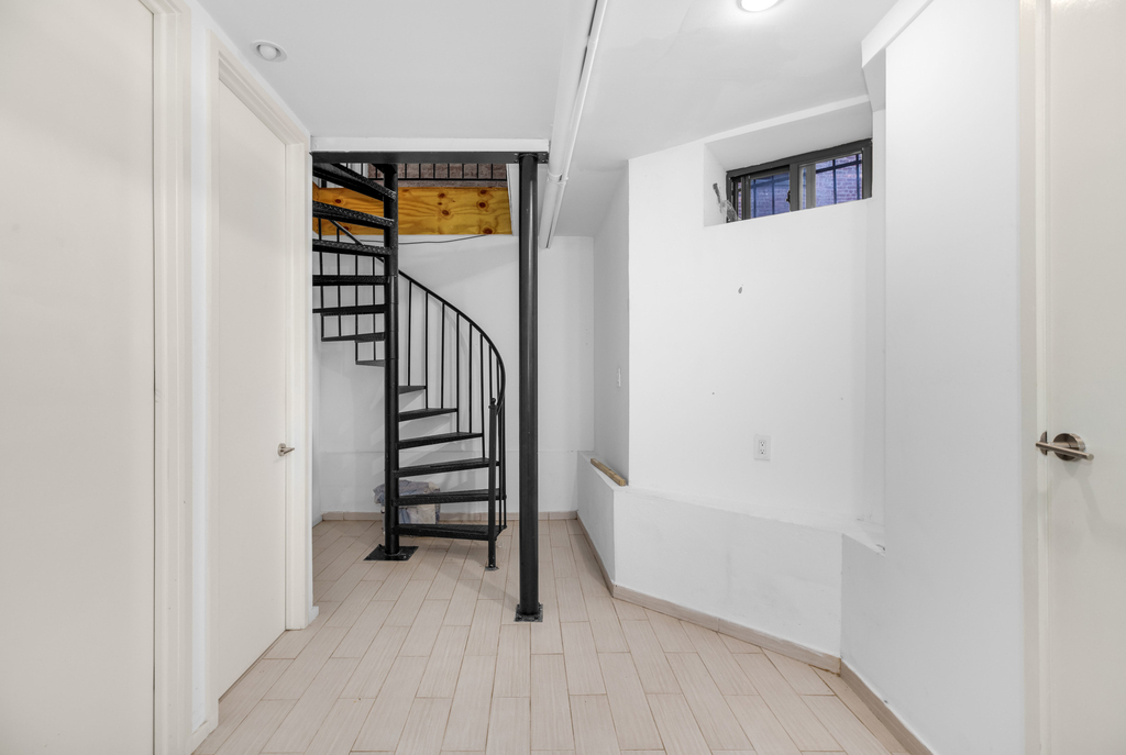 248 Bainbridge Street - Photo 5