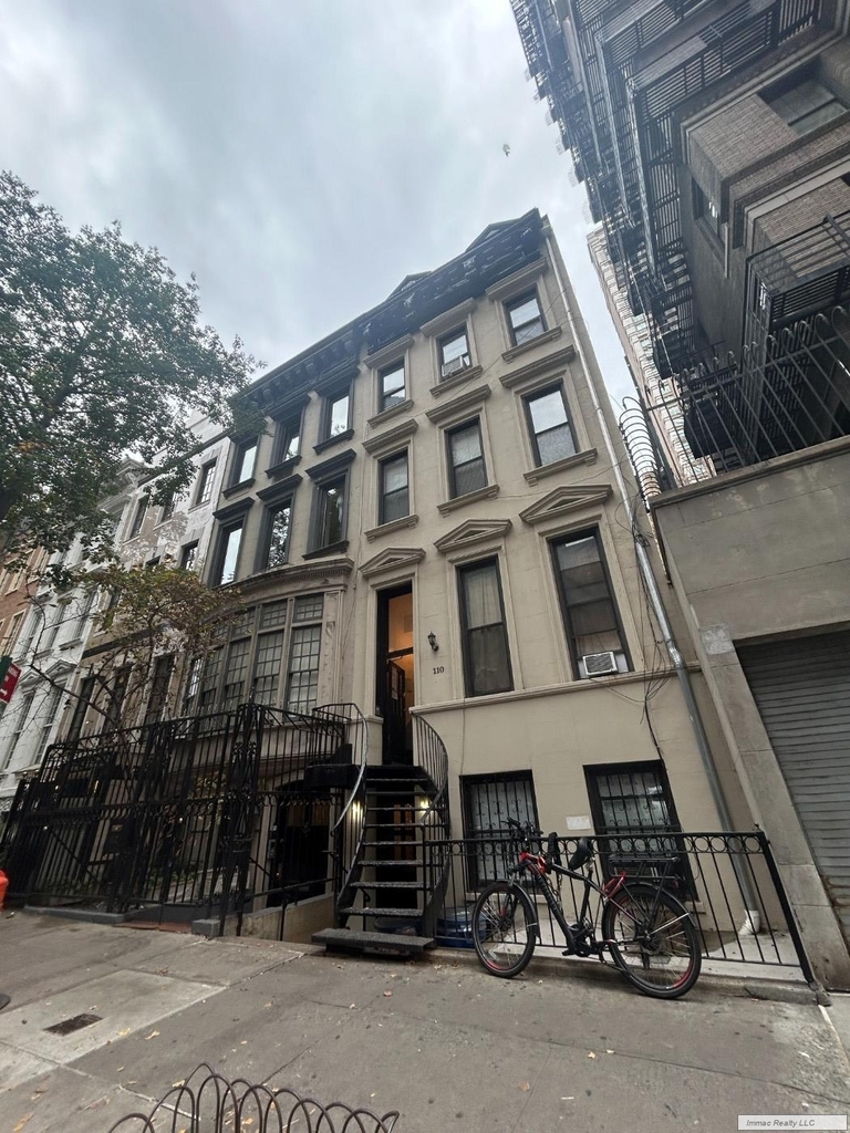 110 E 61st Street - Photo 4
