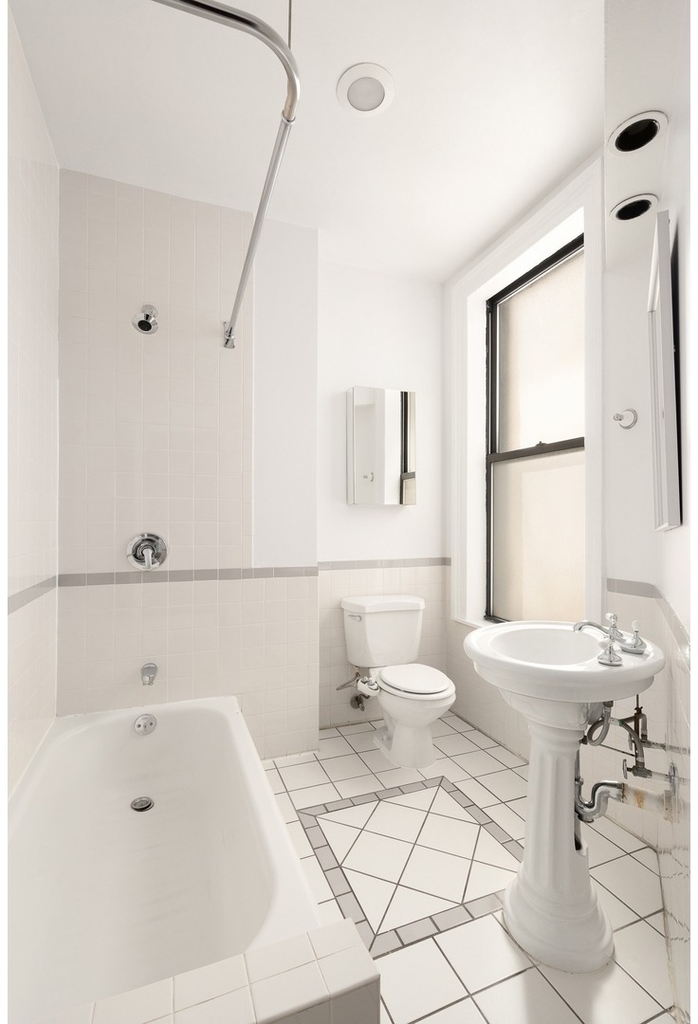 129 E 17th Street - Photo 7