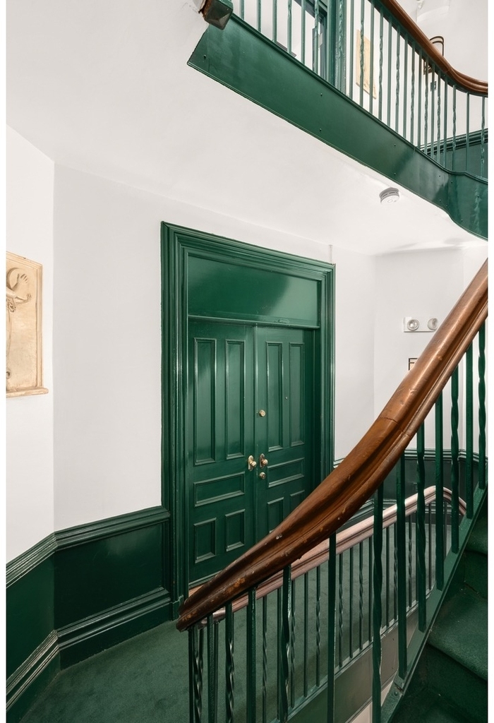 129 E 17th Street - Photo 10