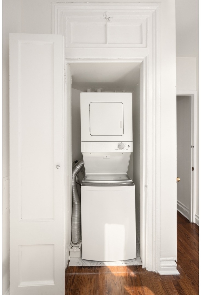 129 E 17th Street - Photo 9