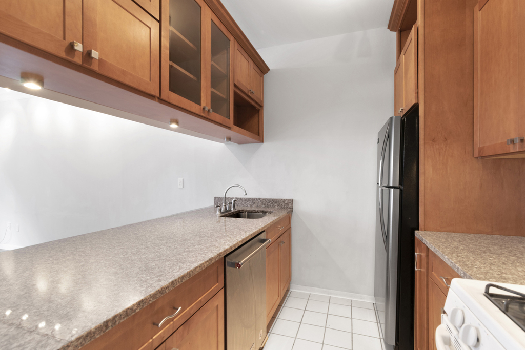 350 Albany Street - Photo 2