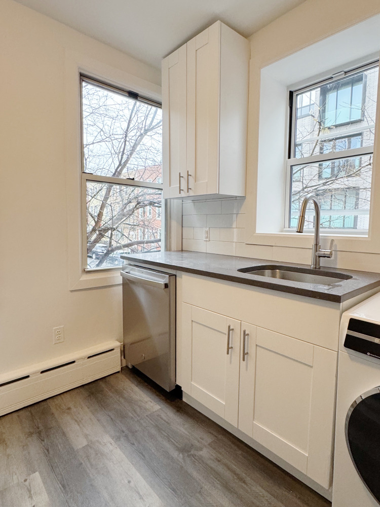 530 Driggs Avenue - Photo 2