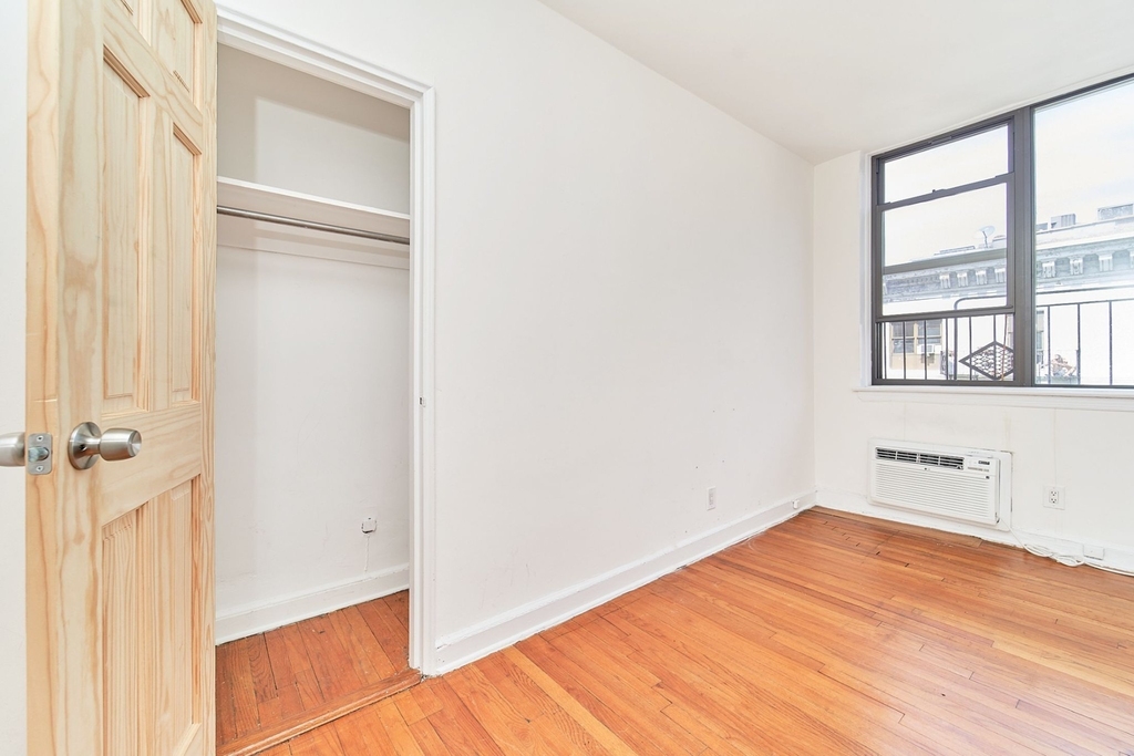 400 W 45th Street - Photo 7