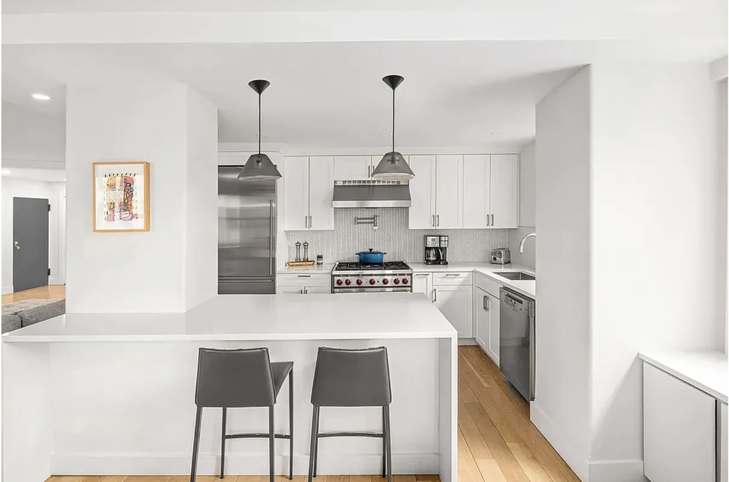 69 5th Avenue - Photo 2