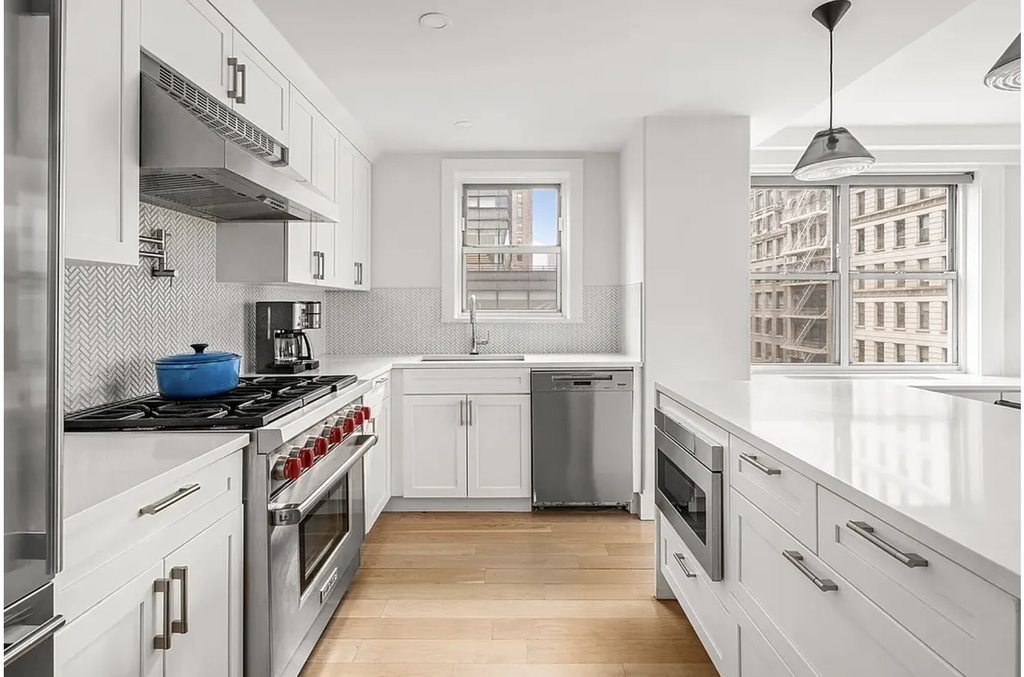 69 5th Avenue - Photo 3