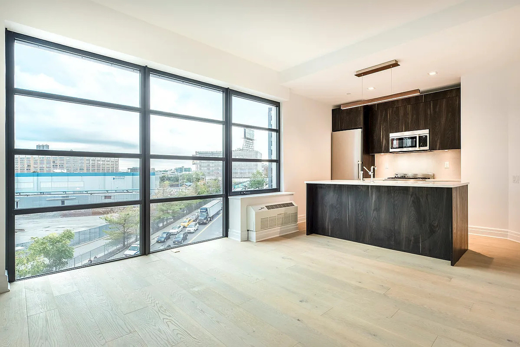 13-33 Jackson Avenue - Photo 3
