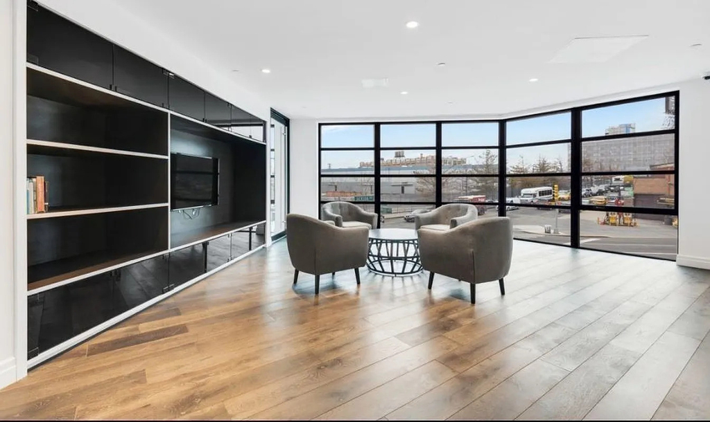 13-33 Jackson Avenue - Photo 10