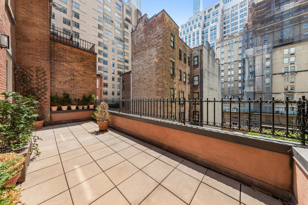 12 E 62nd Street - Photo 6