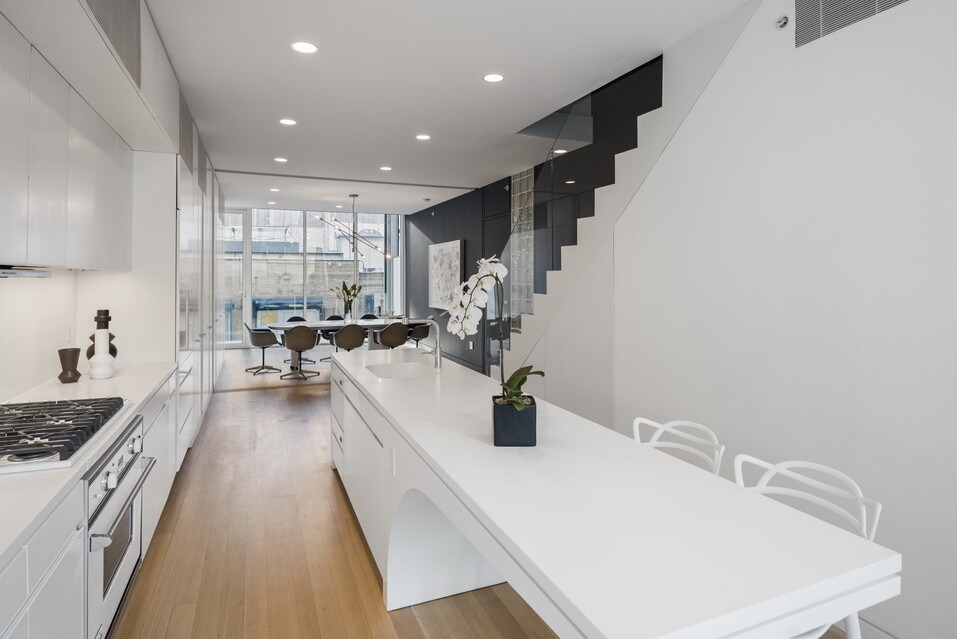 524 W 19th Street - Photo 3