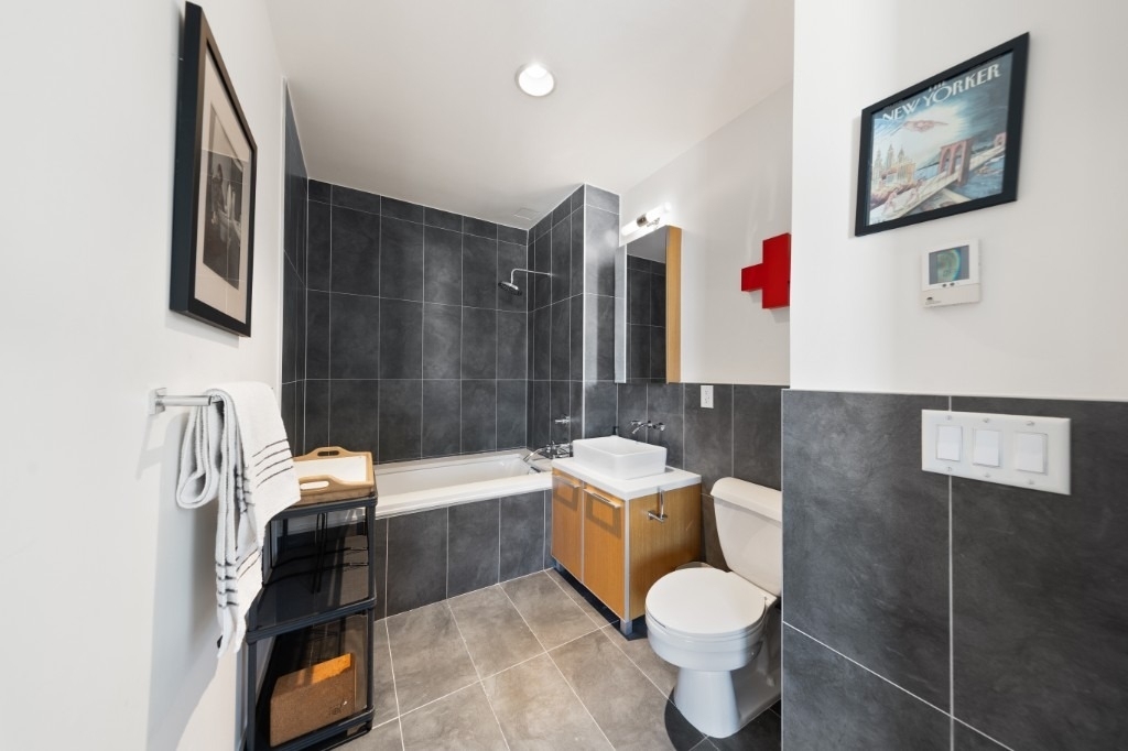70 Berry Street - Photo 7