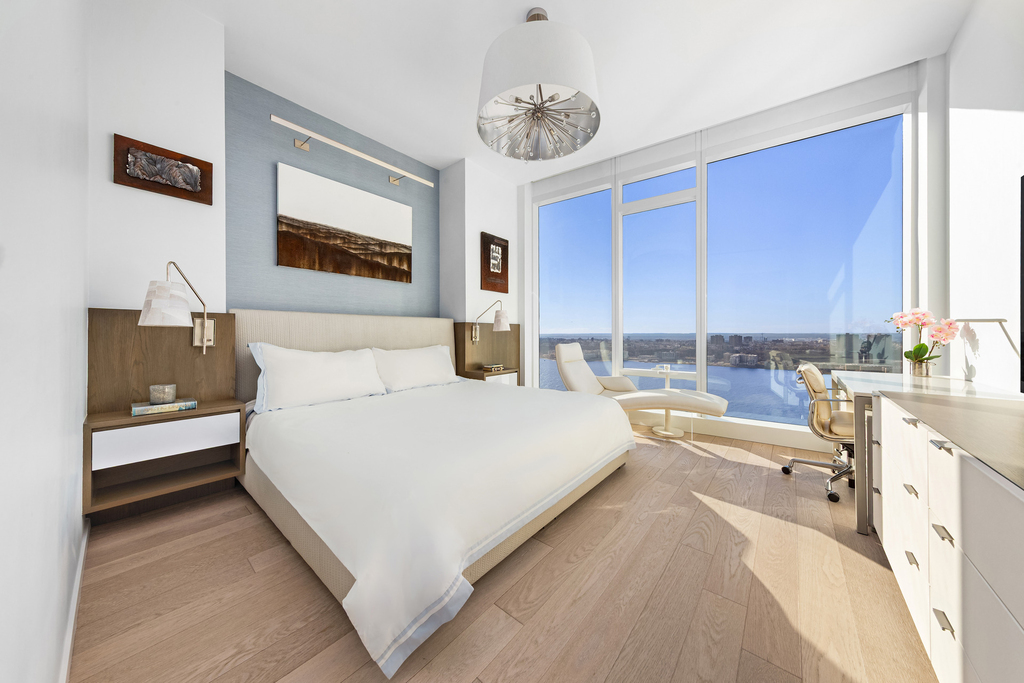 30 Riverside Boulevard - Photo 4