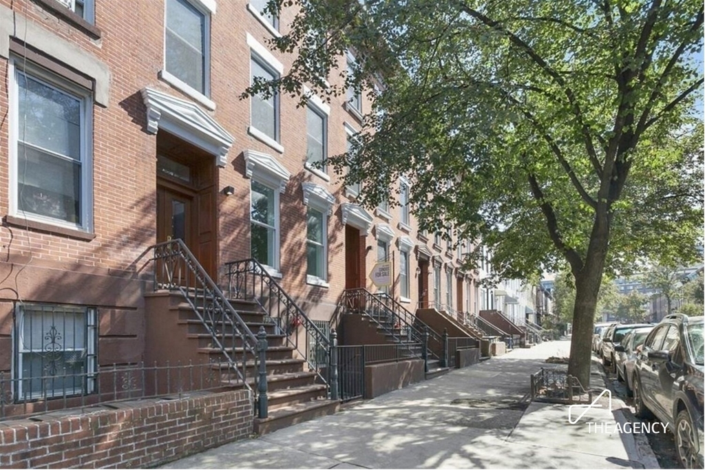 85 Ryerson Street - Photo 5