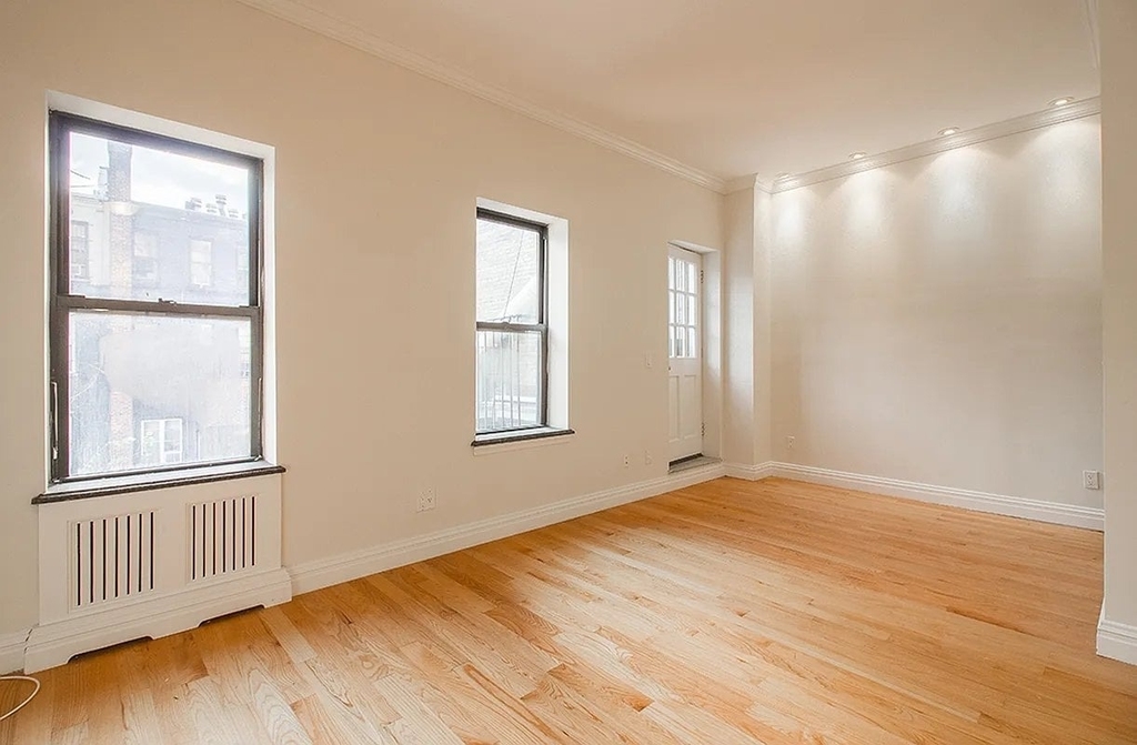 28 W 90th Street - Photo 1
