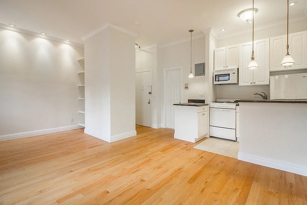 28 W 90th Street - Photo 3
