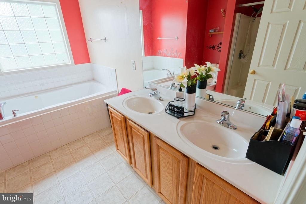 28 Grassland Street - Photo 6