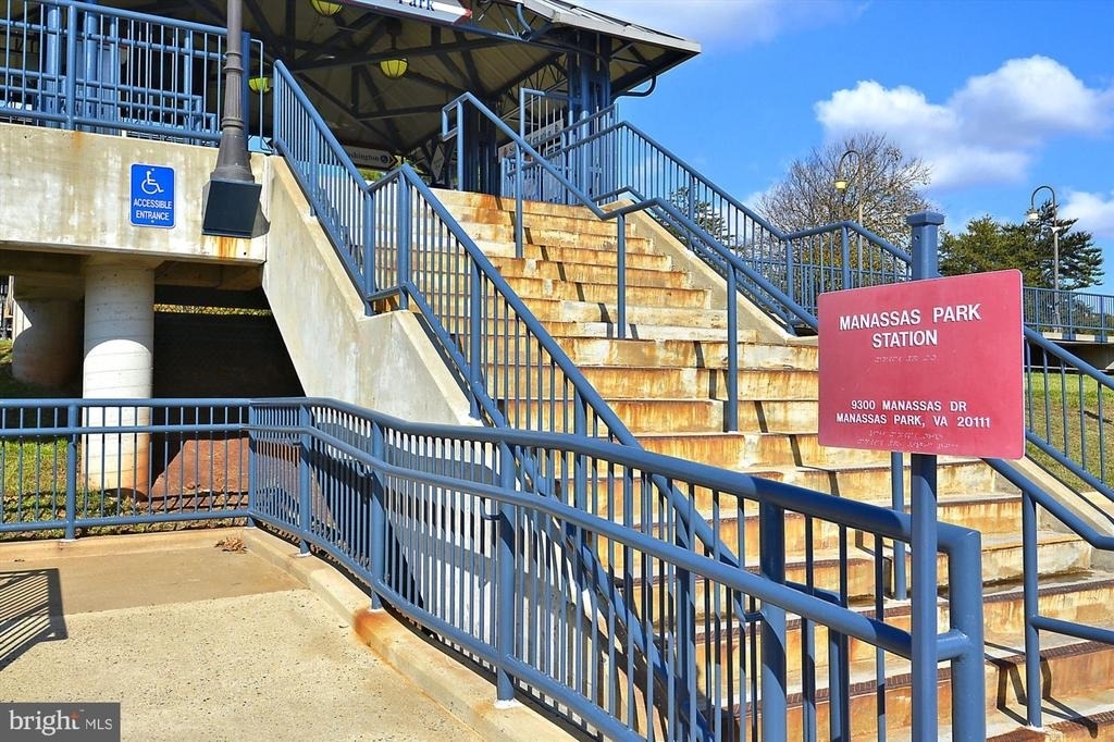 9003 Belo Gate Drive - Photo 32