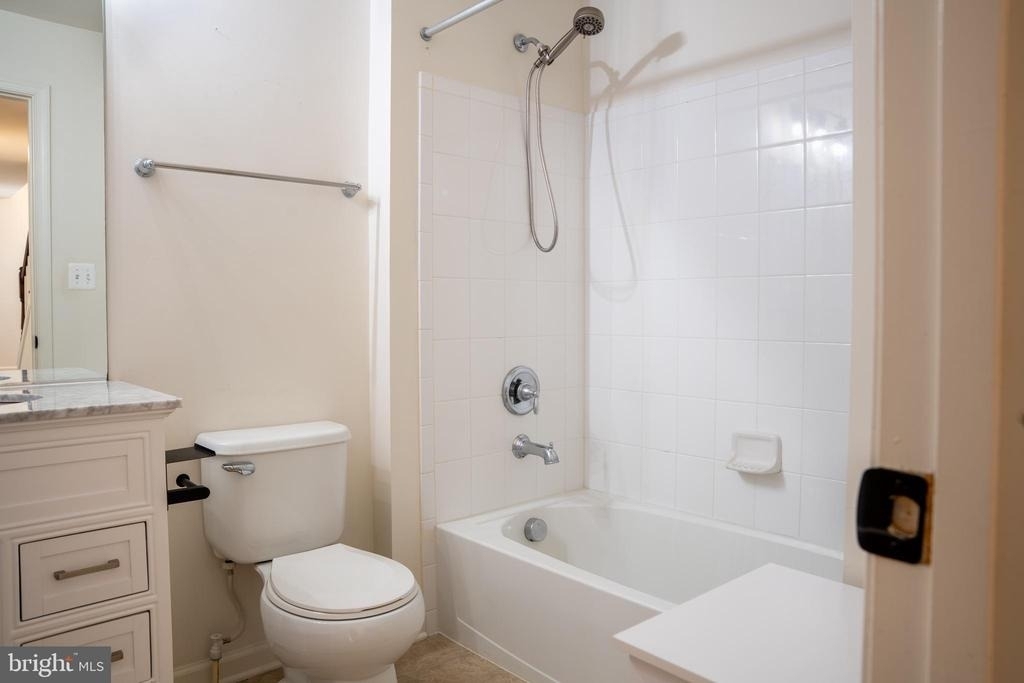 42243 Canary Grass Square - Photo 31