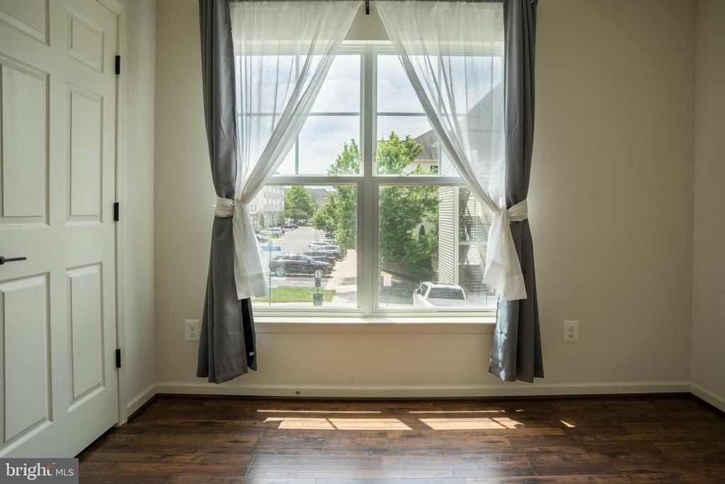 42243 Canary Grass Square - Photo 30