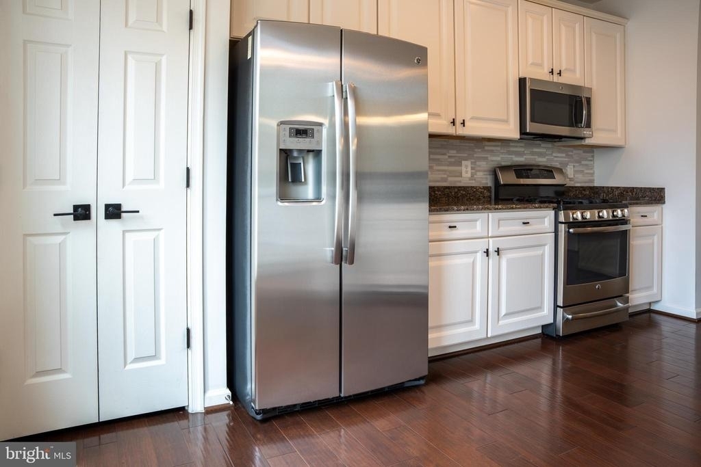 42243 Canary Grass Square - Photo 7