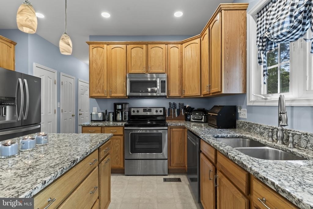 9533 Barbaras Way - Photo 12
