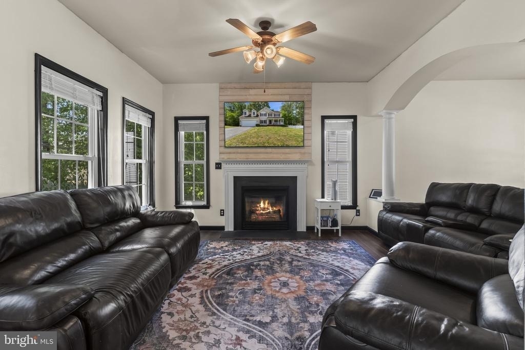 9533 Barbaras Way - Photo 42