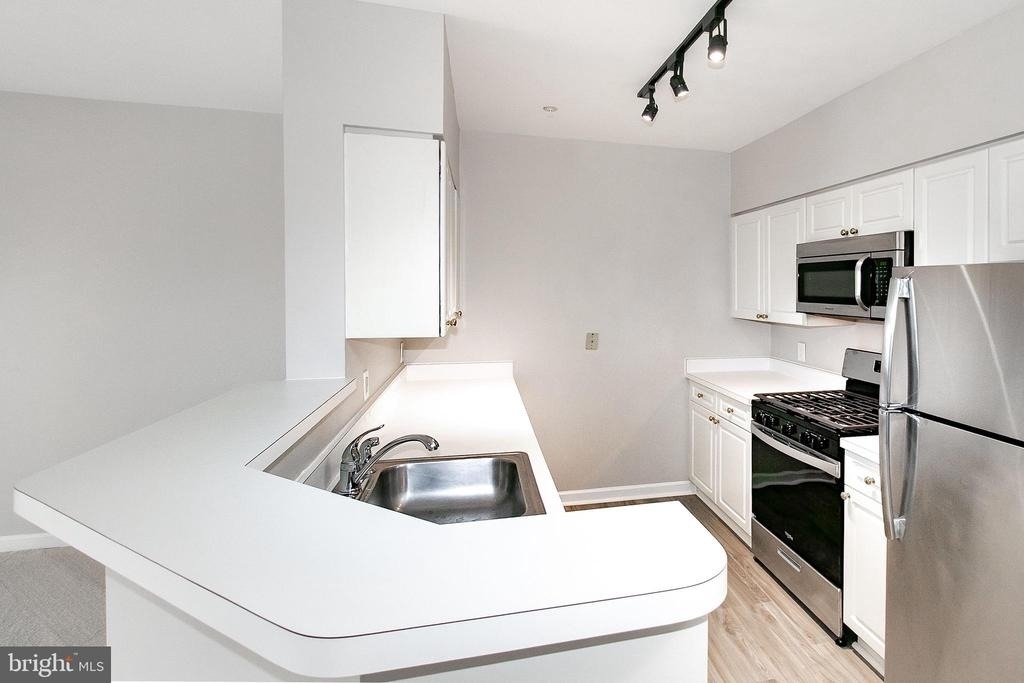 2204 Westcourt Lane - Photo 13