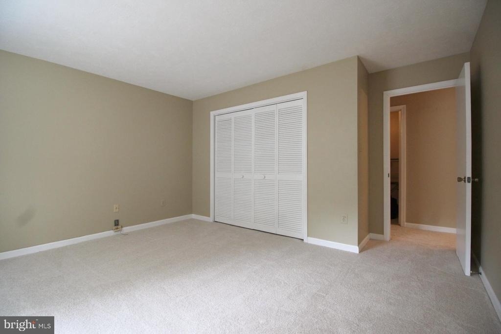 10118 Oakton Terrace Road - Photo 18