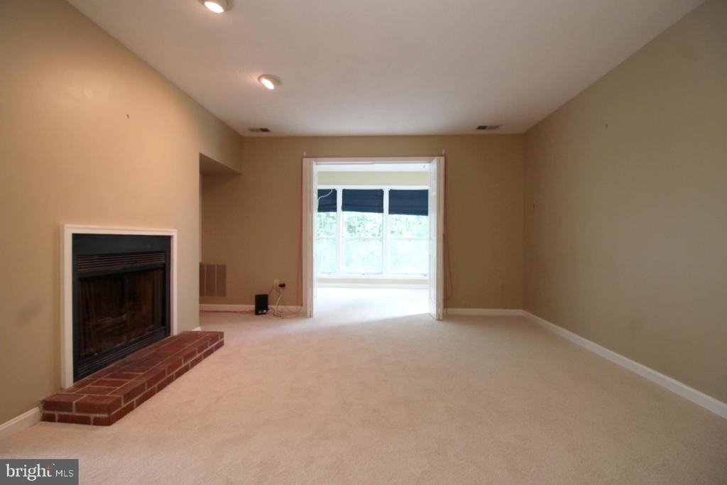 10118 Oakton Terrace Road - Photo 12