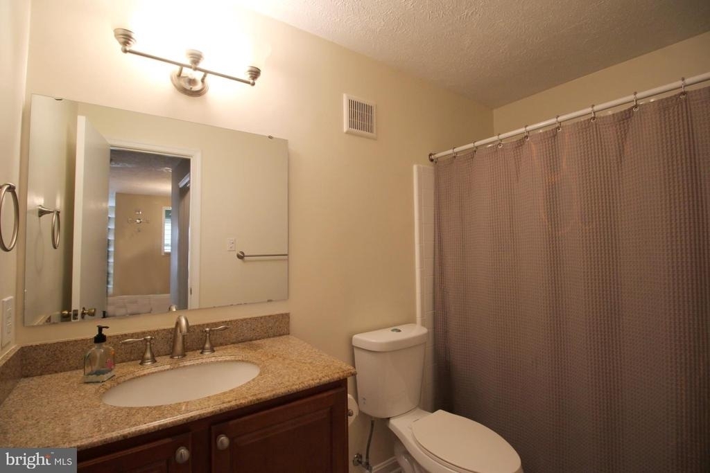 10118 Oakton Terrace Road - Photo 19