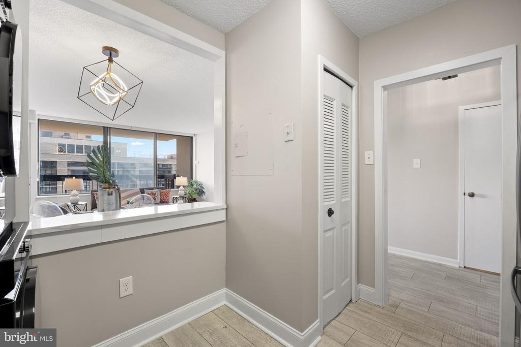 3701 S George Mason Drive - Photo 7