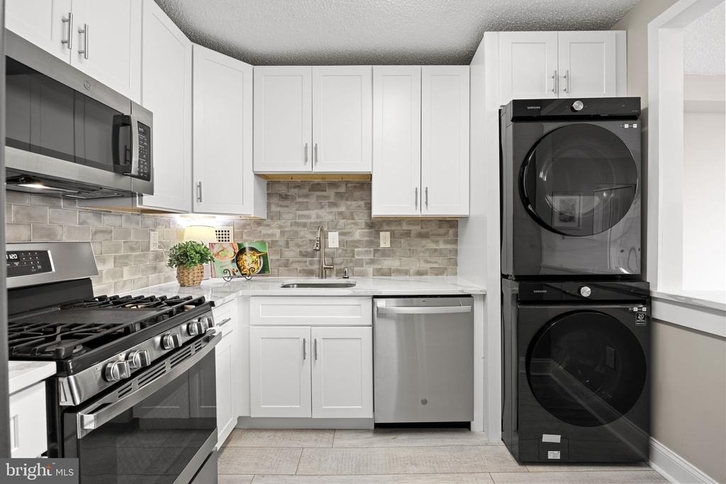 3701 S George Mason Drive - Photo 4