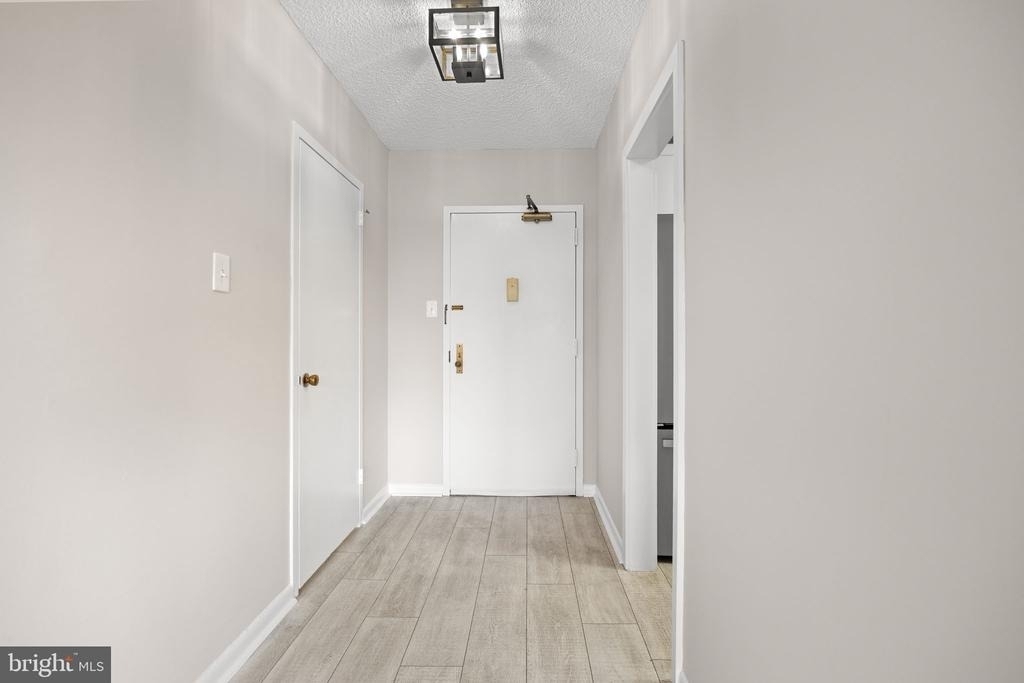 3701 S George Mason Drive - Photo 3
