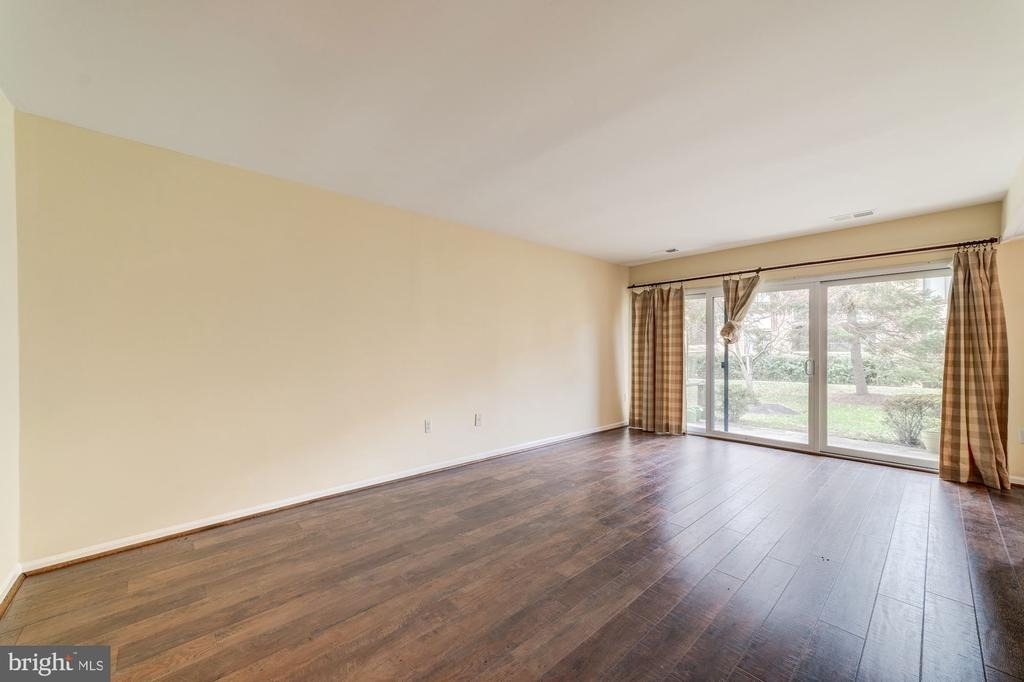 9705 Kings Crown Court - Photo 8