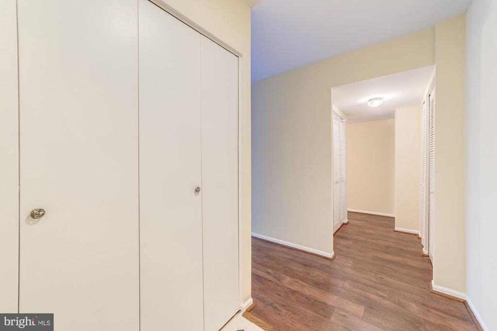 9705 Kings Crown Court - Photo 11