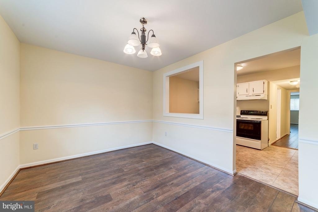 9705 Kings Crown Court - Photo 10