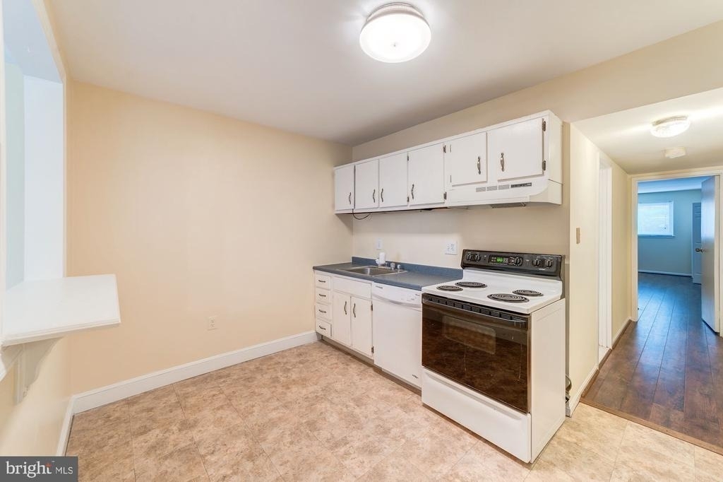 9705 Kings Crown Court - Photo 15