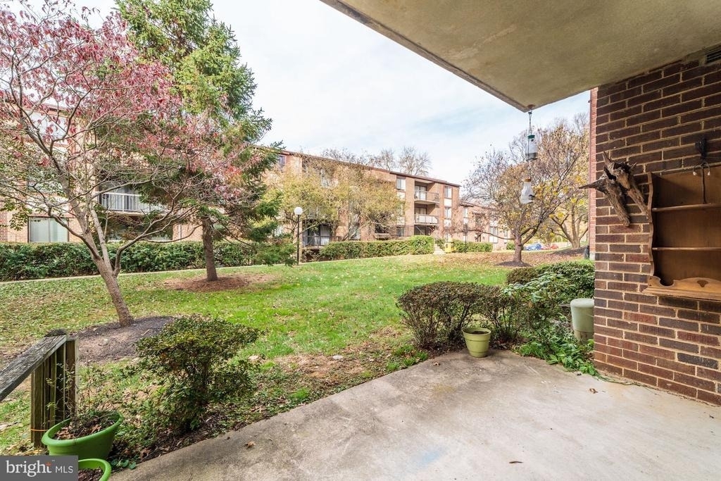 9705 Kings Crown Court - Photo 1