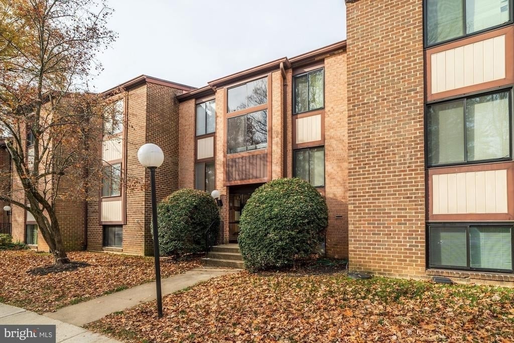 9705 Kings Crown Court - Photo 3