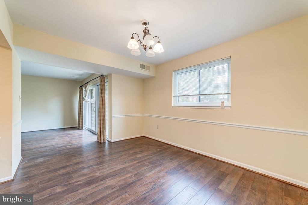 9705 Kings Crown Court - Photo 9
