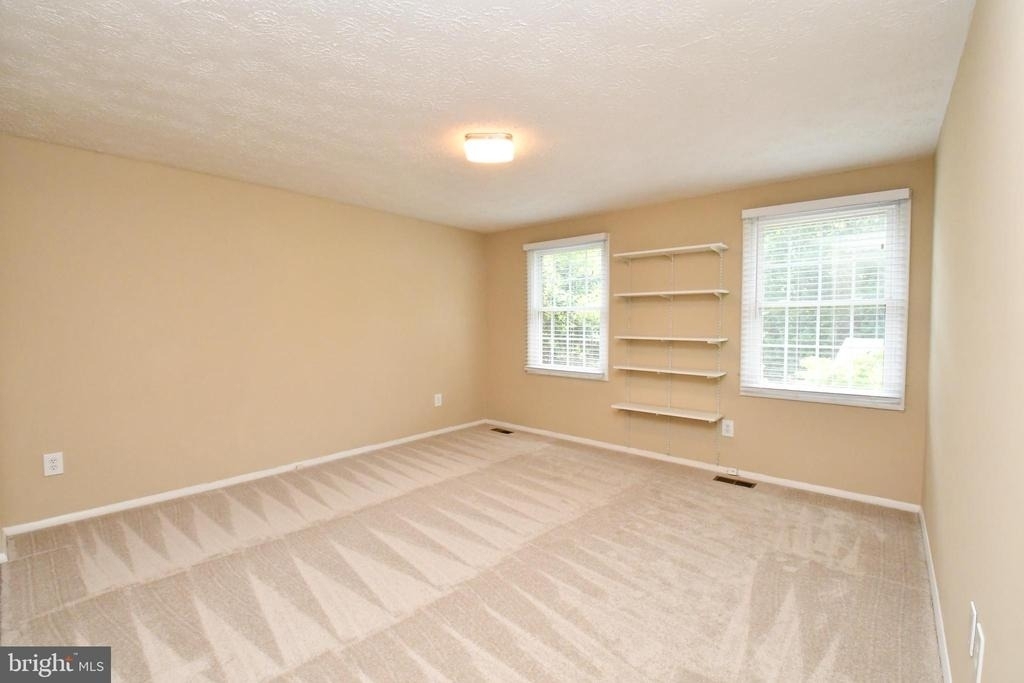 8017 Diving Cliff Lane - Photo 20