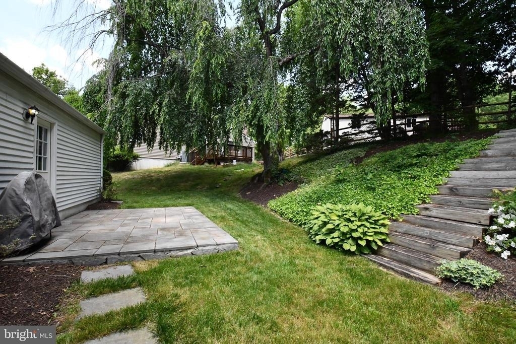 8017 Diving Cliff Lane - Photo 12
