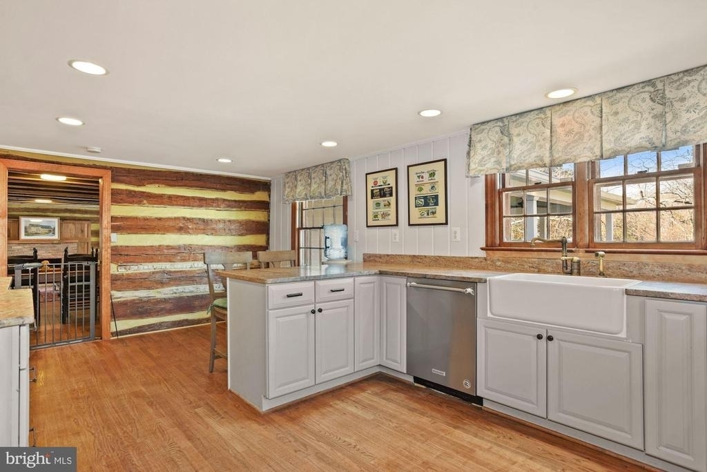 326 Walker Road - Photo 7